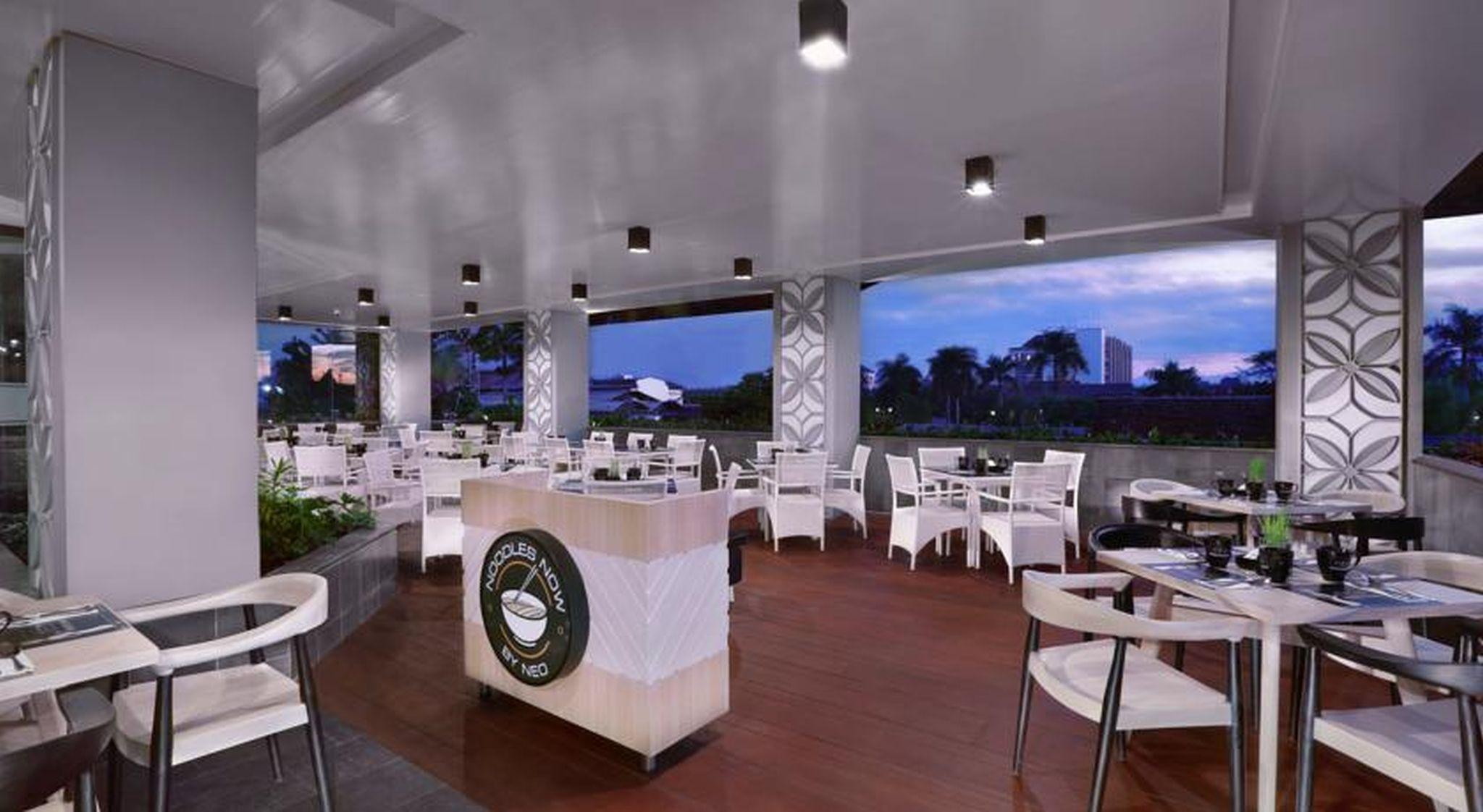 Hotel Neo Malioboro By Aston Yogyakarta Exteriör bild