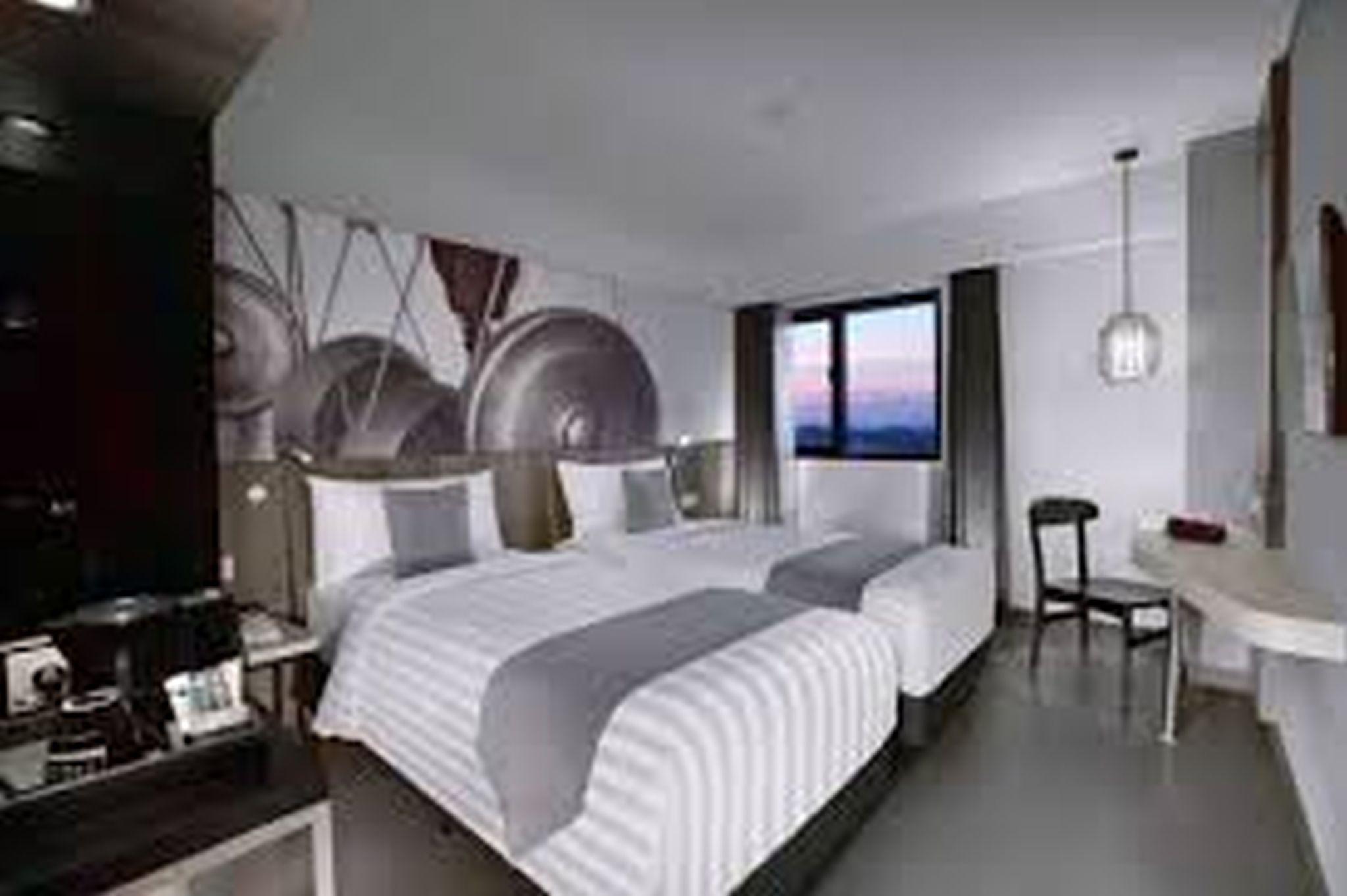 Hotel Neo Malioboro By Aston Yogyakarta Exteriör bild