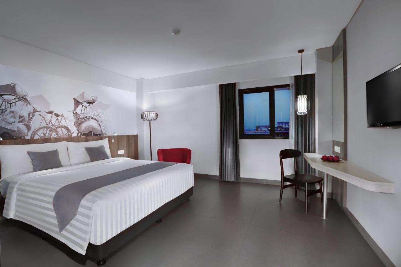 Hotel Neo Malioboro By Aston Yogyakarta Exteriör bild