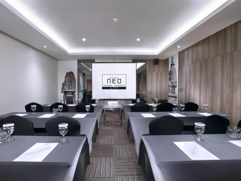 Hotel Neo Malioboro By Aston Yogyakarta Exteriör bild