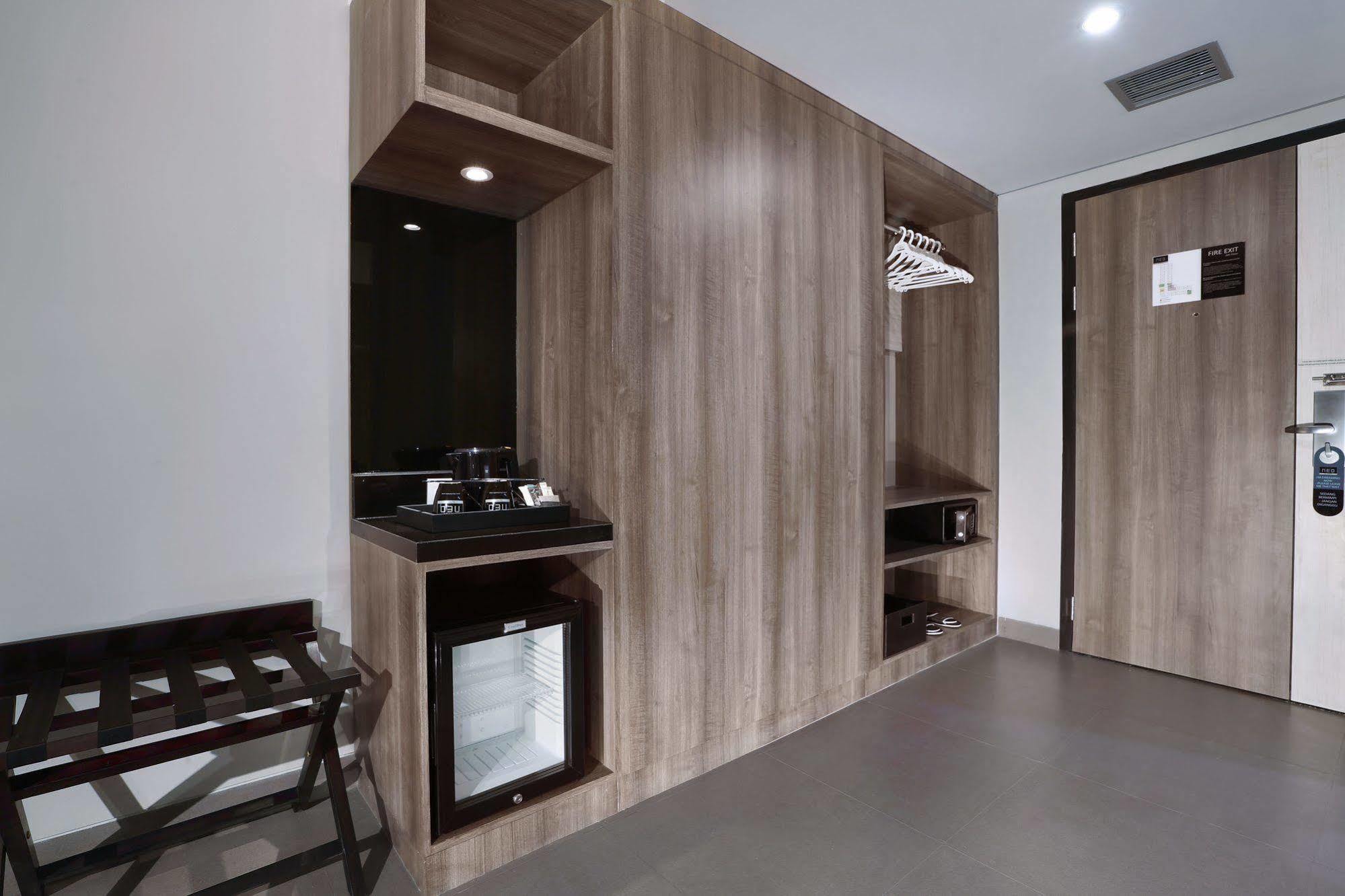Hotel Neo Malioboro By Aston Yogyakarta Exteriör bild
