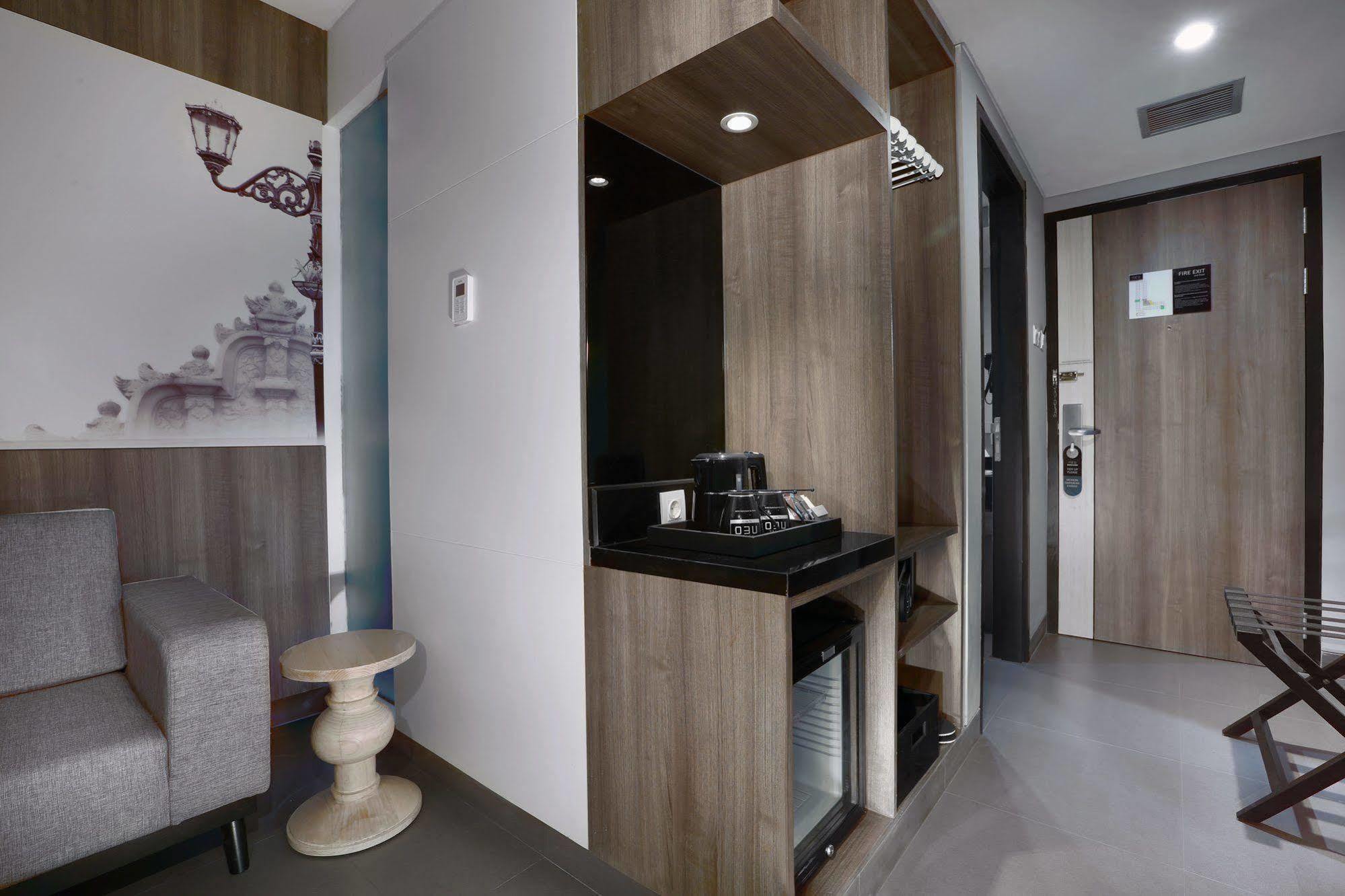 Hotel Neo Malioboro By Aston Yogyakarta Exteriör bild