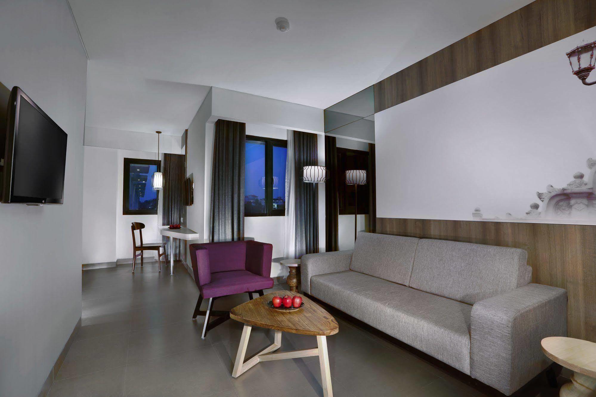 Hotel Neo Malioboro By Aston Yogyakarta Exteriör bild