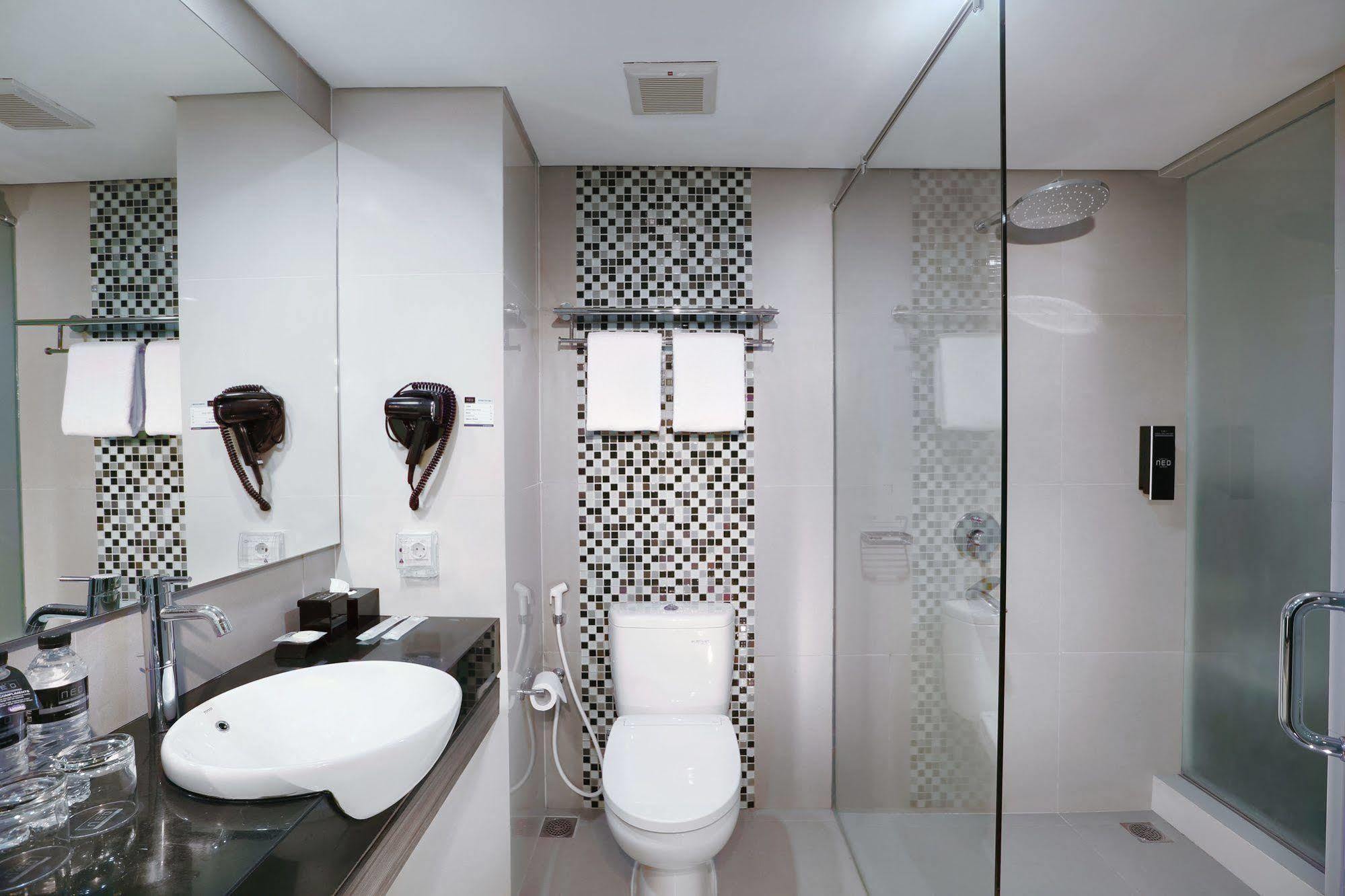 Hotel Neo Malioboro By Aston Yogyakarta Exteriör bild