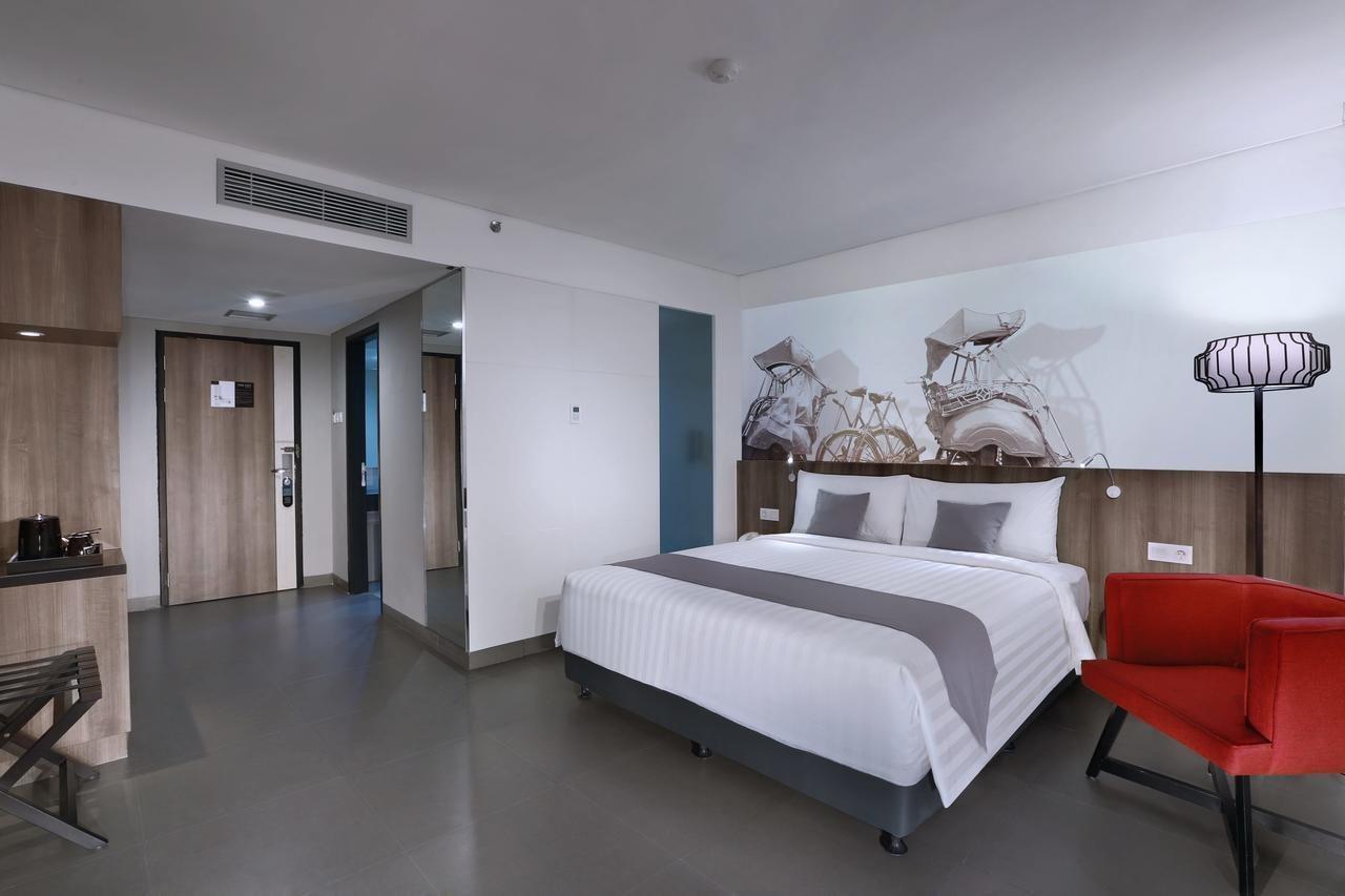 Hotel Neo Malioboro By Aston Yogyakarta Exteriör bild